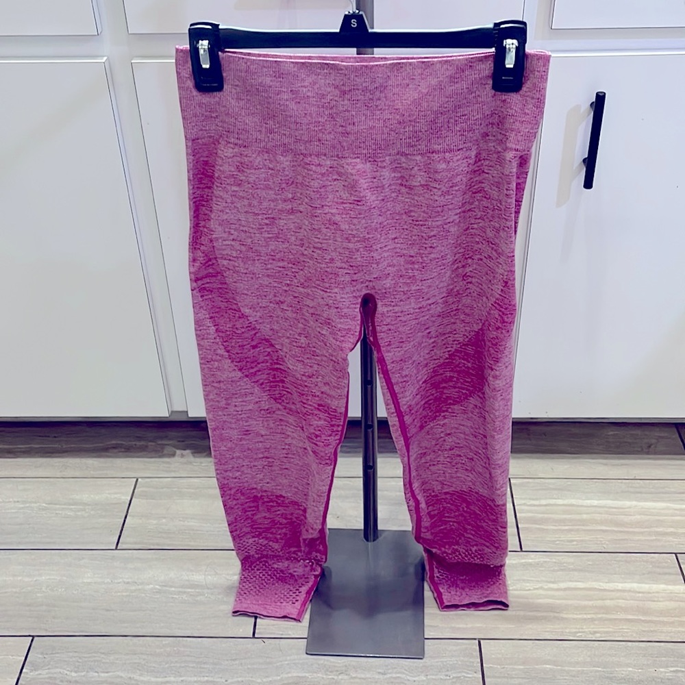 Victoria’s Secret Pink seamless leggings size Medium